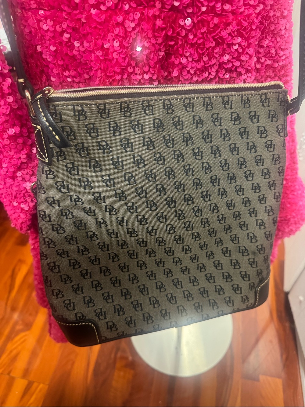 Dooney & Bourke Tan/Black Signature Print Crossbody Bag - Picture 5 of 5